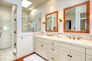 ENJOY THE RECENT UPDATED PHOTOS: This beautifully designed - photo 39