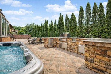 Welcome to 10 Arbutus Way! This stunning custom-built - photo 42