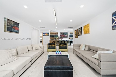 Located on one of Mid-Beach's most coveted tree-lined streets - photo 9