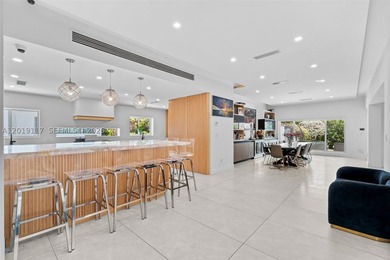 Located on one of Mid-Beach's most coveted tree-lined streets - photo 10