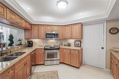 Light and bright 3 Bedroom 2 Bath first-floor end unit with - photo 7