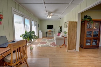 Beautifully updated 2 bedroom, 2 bath split floor plan condo in - photo 11