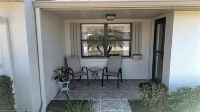 Beautifully updated 2 bedroom, 2 bath split floor plan condo in - photo 22