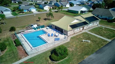 Beautifully updated 2 bedroom, 2 bath split floor plan condo in - photo 24