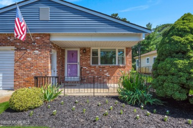 (private lake, pond, creek) Home For Sale in Toms River New Jersey