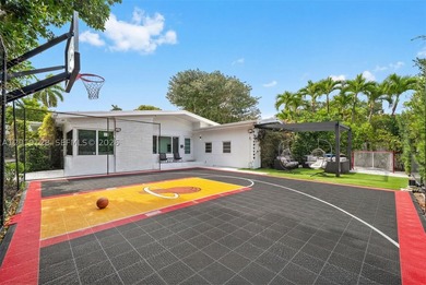Nestled on prestigious Prairie Avenue in the heart of Mid-Beach - photo 2