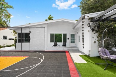 Nestled on prestigious Prairie Avenue in the heart of Mid-Beach - photo 3