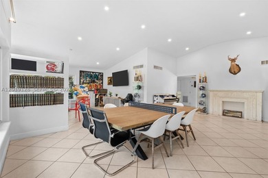 Nestled on prestigious Prairie Avenue in the heart of Mid-Beach - photo 7