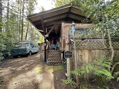 Siuslaw River Home For Sale in Florence Oregon