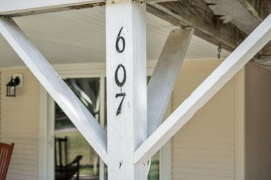 Just a short walk from the sand, this classic Edisto Beach home - photo 9