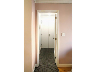 This beautifully gut-renovated (2015) studio offers outstanding - photo 11
