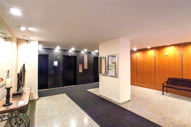 This beautifully gut-renovated (2015) studio offers outstanding - photo 16