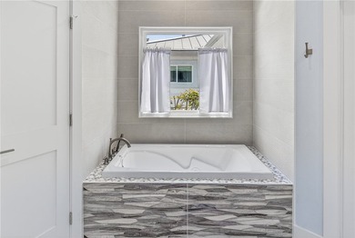 This fully renovated 4,270 sqft canal front estate in Island - photo 18