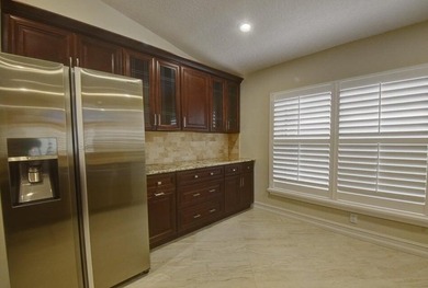 Welcome to this charming three-bedroom two-bath split floor plan - photo 20