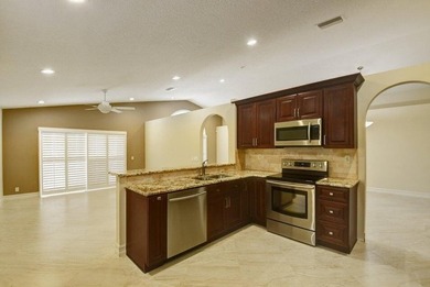 Welcome to this charming three-bedroom two-bath split floor plan - photo 21