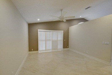 Welcome to this charming three-bedroom two-bath split floor plan - photo 24