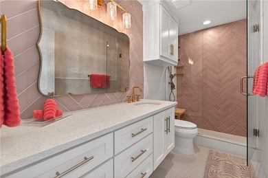 This fully renovated 4,270 sqft canal front estate in Island - photo 29
