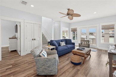 This fully renovated 4,270 sqft canal front estate in Island - photo 30