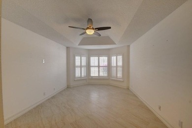 Welcome to this charming three-bedroom two-bath split floor plan - photo 31