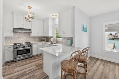 This fully renovated 4,270 sqft canal front estate in Island - photo 32