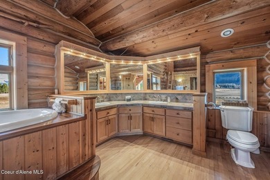 Unique waterfront estate property. Quality Log home on 15 acres - photo 32
