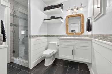 This fully renovated 4,270 sqft canal front estate in Island - photo 35
