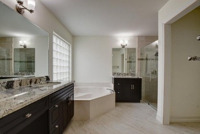 Welcome to this charming three-bedroom two-bath split floor plan - photo 35