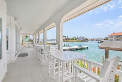 This fully renovated 4,270 sqft canal front estate in Island - photo 37