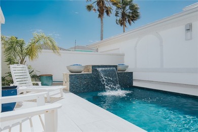 This fully renovated 4,270 sqft canal front estate in Island - photo 39