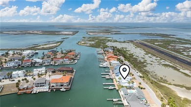 This fully renovated 4,270 sqft canal front estate in Island - photo 40