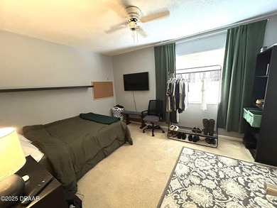 Beautiful, well maintained and move in ready! This 2 story home - photo 8