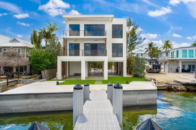 Introducing a remarkable modern bayfront residence in Key Largo - photo 3