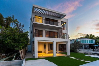 Introducing a remarkable modern bayfront residence in Key Largo - photo 4
