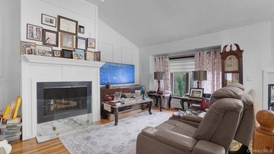 Welcome to this spacious Hi-Ranch in the heart of Bellmore - photo 3