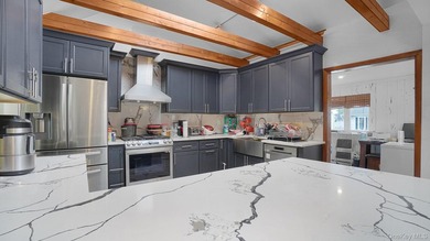 Welcome to this spacious Hi-Ranch in the heart of Bellmore - photo 7