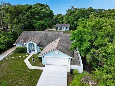 Exceptional Waterfront Residential/Commercial Opportunity in The - photo 2