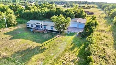 Country living just minutes from Lake Eufaula! Situated on 7.5 - photo 3
