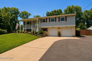 Welcome to 1031 Zircon Drive, a beautifully maintained bi-level - photo 1