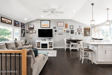 Welcome to 1031 Zircon Drive, a beautifully maintained bi-level - photo 3