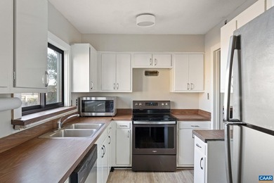 12 Ridges is a breathtaking 268-acre mountaintop retreat along - photo 33