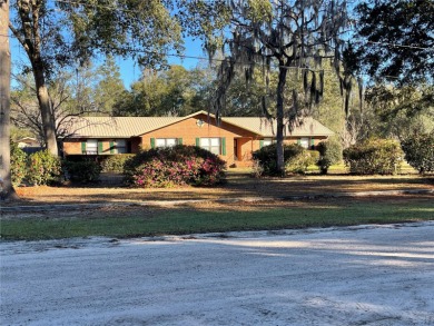Crystal Lake - Clay County Home For Sale in Starke Florida