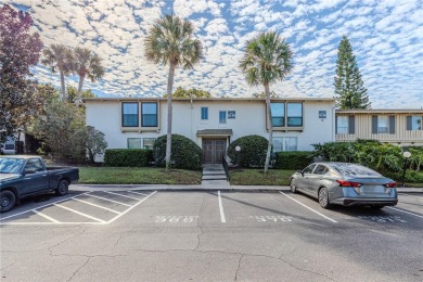 Lake Condo For Sale in Altamonte Springs, Florida