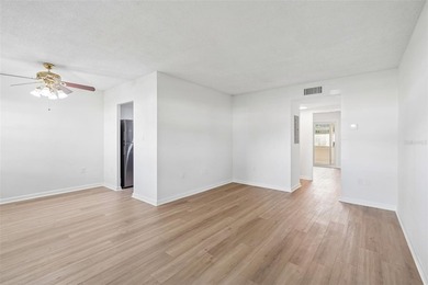 Welcome to easy Florida living in this beautifully remodeled - photo 7
