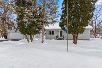 Lake Winnebago Home For Sale in Neenah Wisconsin