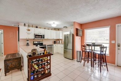 Botanical Waterfront Compound ~ 3 bedroom/2 bath elevated CBS - photo 7