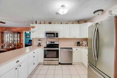 Botanical Waterfront Compound ~ 3 bedroom/2 bath elevated CBS - photo 8