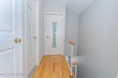Welcome to 210 Tennyson Drive, Staten Island, NY 10308 a - photo 12