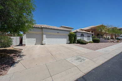 Welcome to your new home! Beautiful 4 bed, 2.5 bath property - photo 2