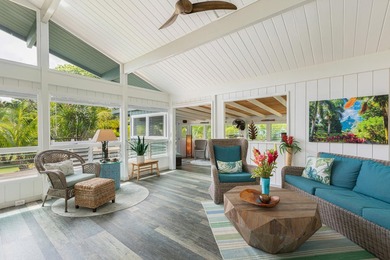 This Enchanting 2 bedroom flag lot Cottage situated on a lush - photo 9