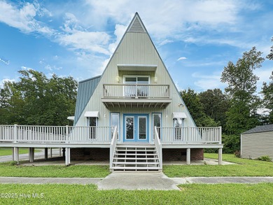 (private lake, pond, coastal) Home Active Under Contract in Jacksonville North Carolina